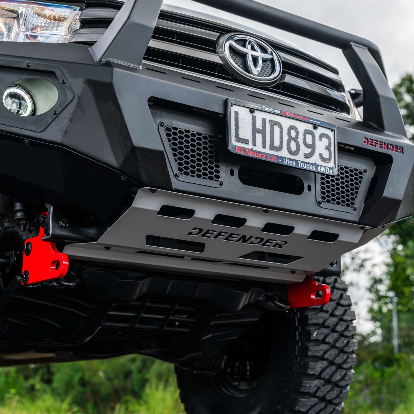 DEFENDER Off-Road Triple Loop Bull-Bar — Toyota Hilux [2015-2020]