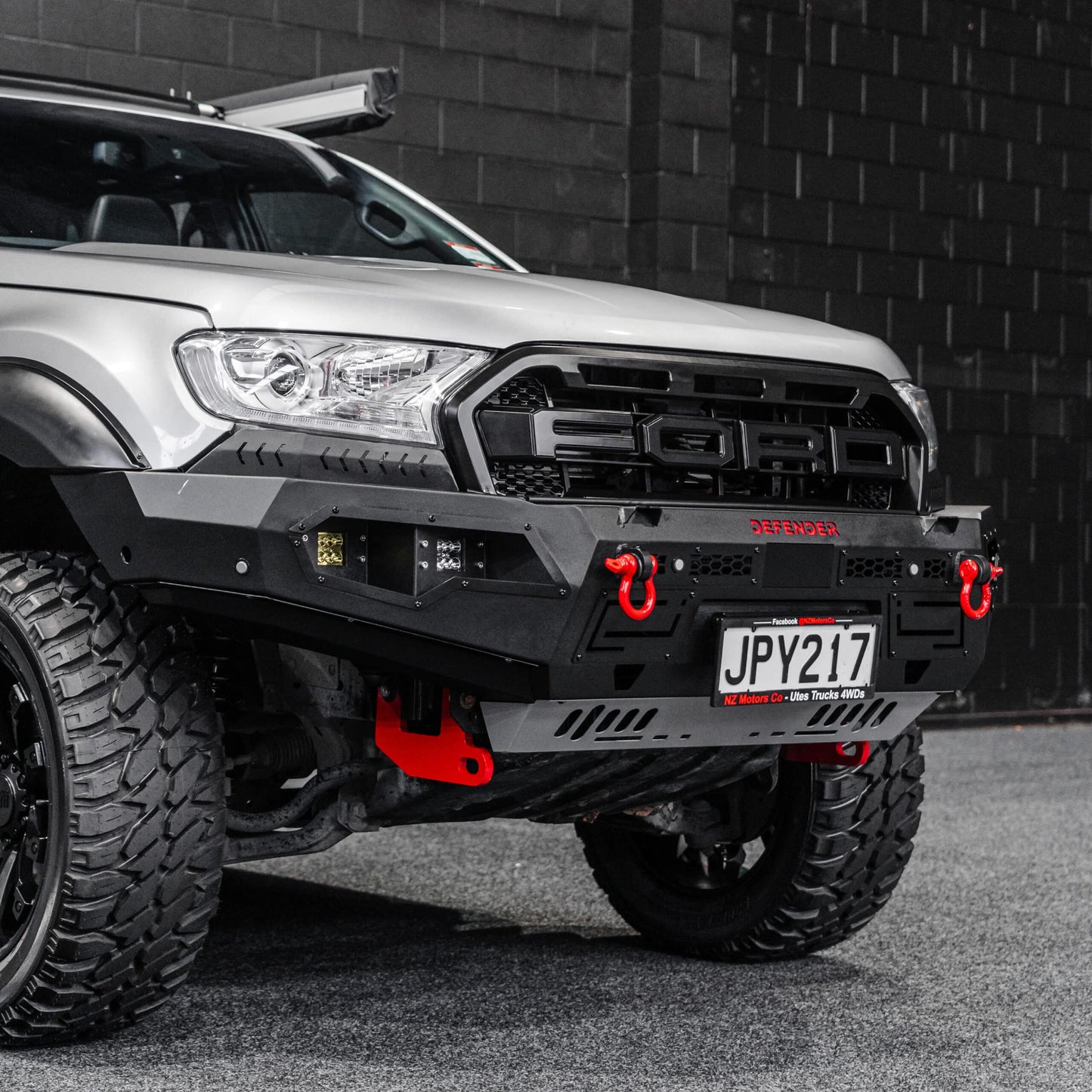 DEFENDER Off-Road Loopless Bull-Bar — Ford Ranger PX2 & 3 [2015-2022]