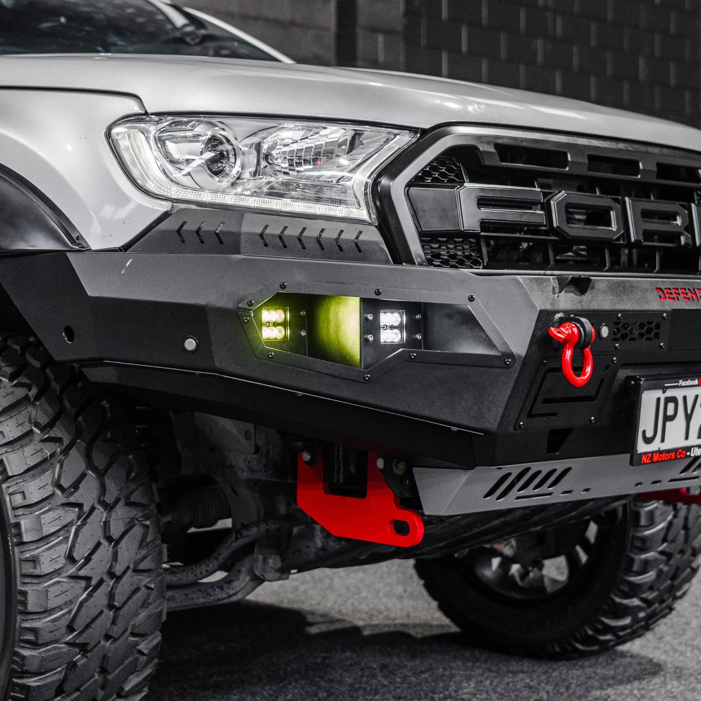 DEFENDER Off-Road Loopless Bull-Bar — Ford Ranger PX2 & 3 [2015-2022]