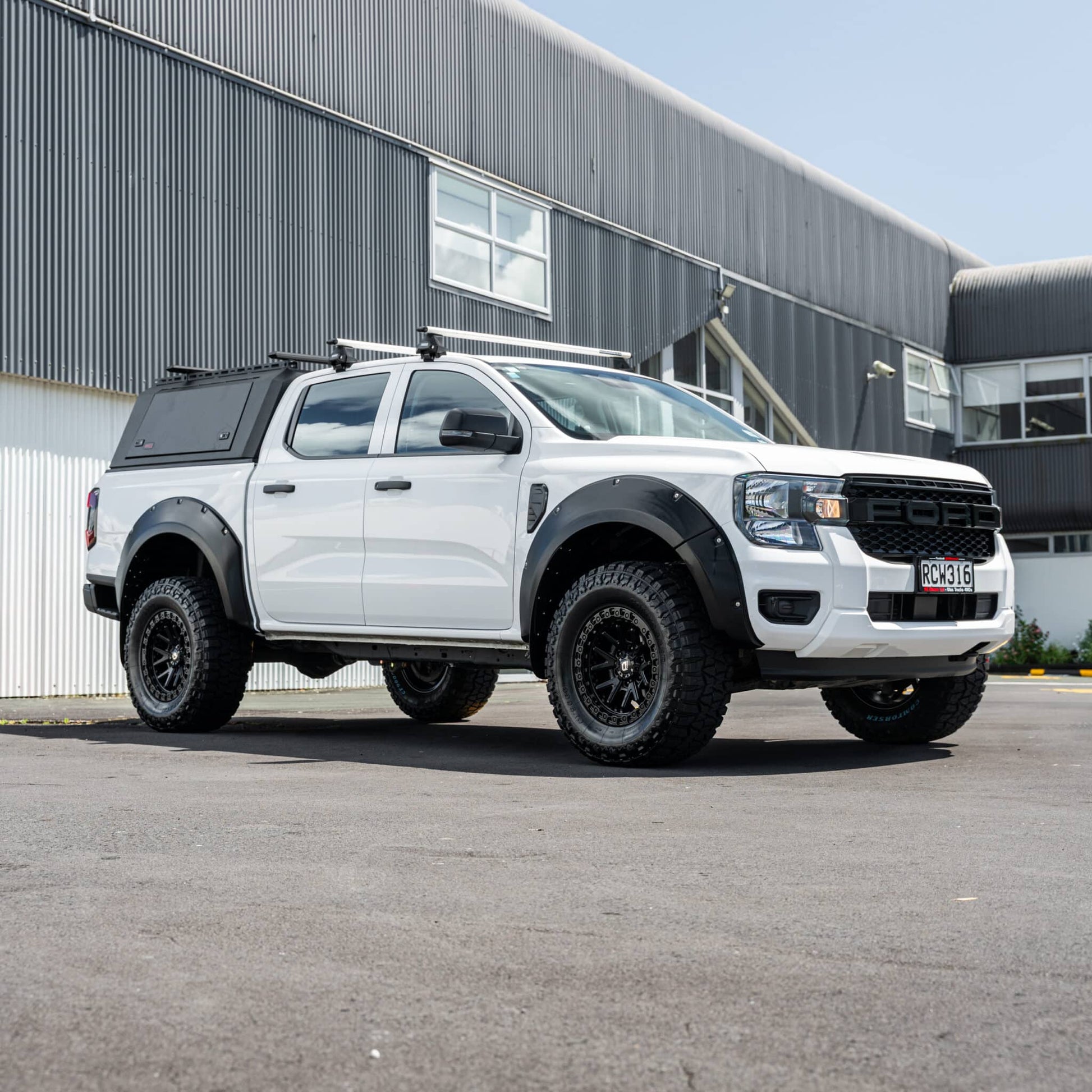 DEFENDER Off-Road Bolt-Style Fender Flares