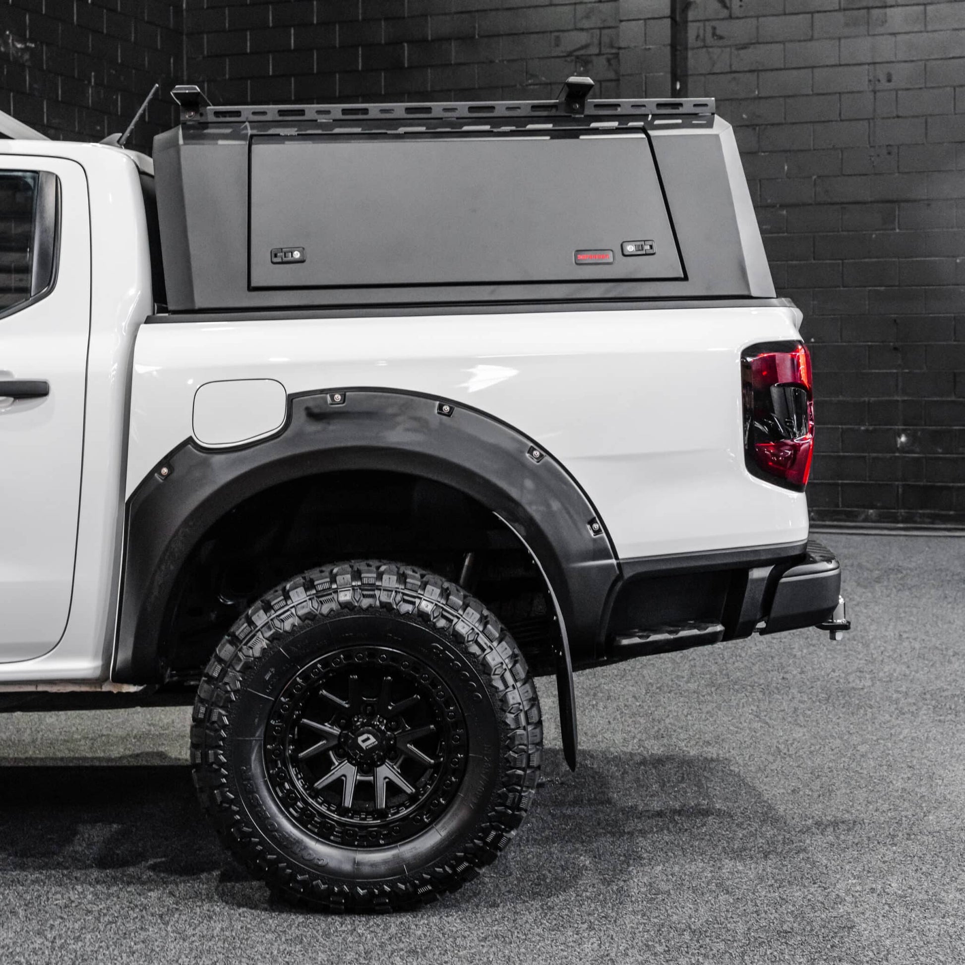 DEFENDER Off-Road Windowless Aluminium Canopy