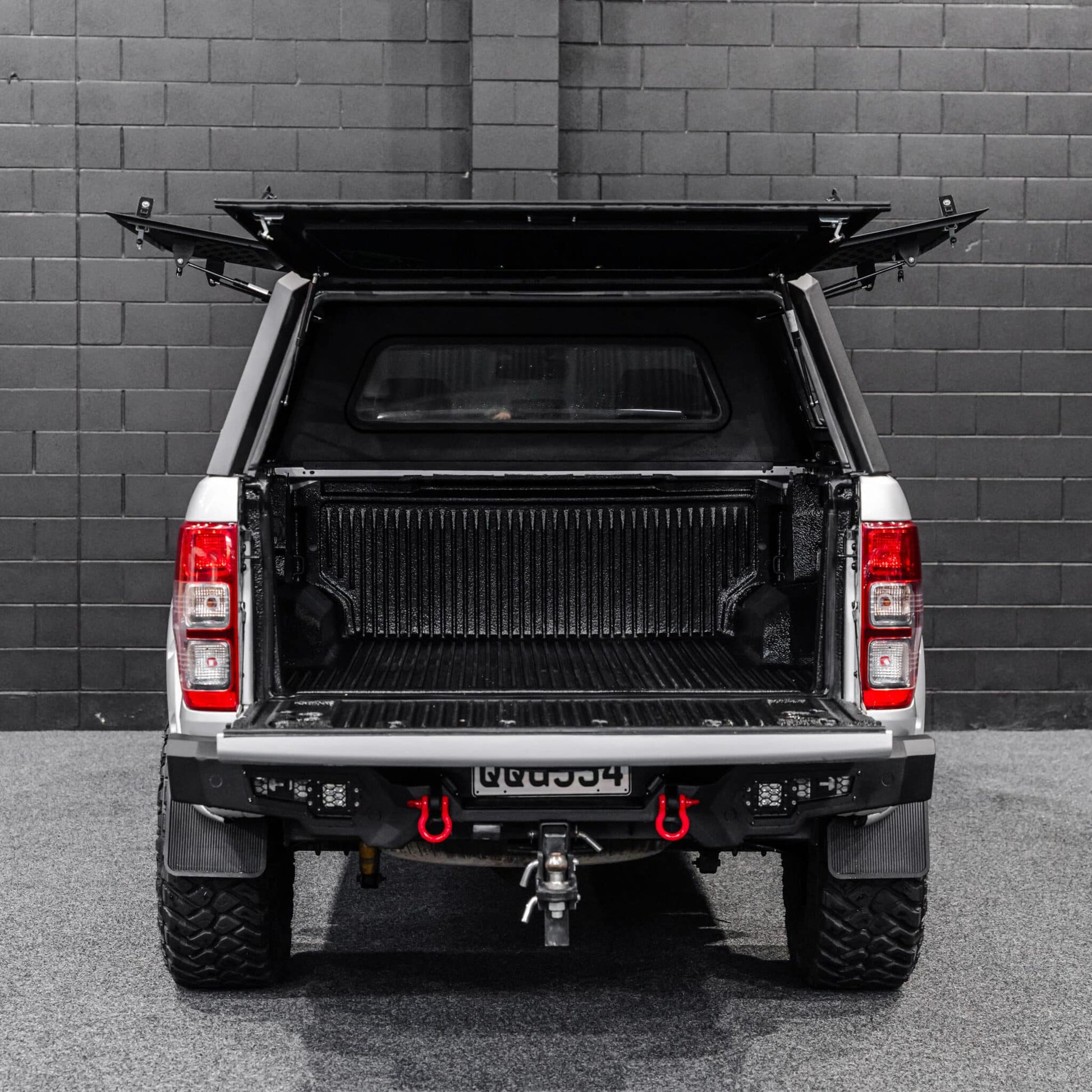 DEFENDER Off-Road Windowed Aluminium Canopy