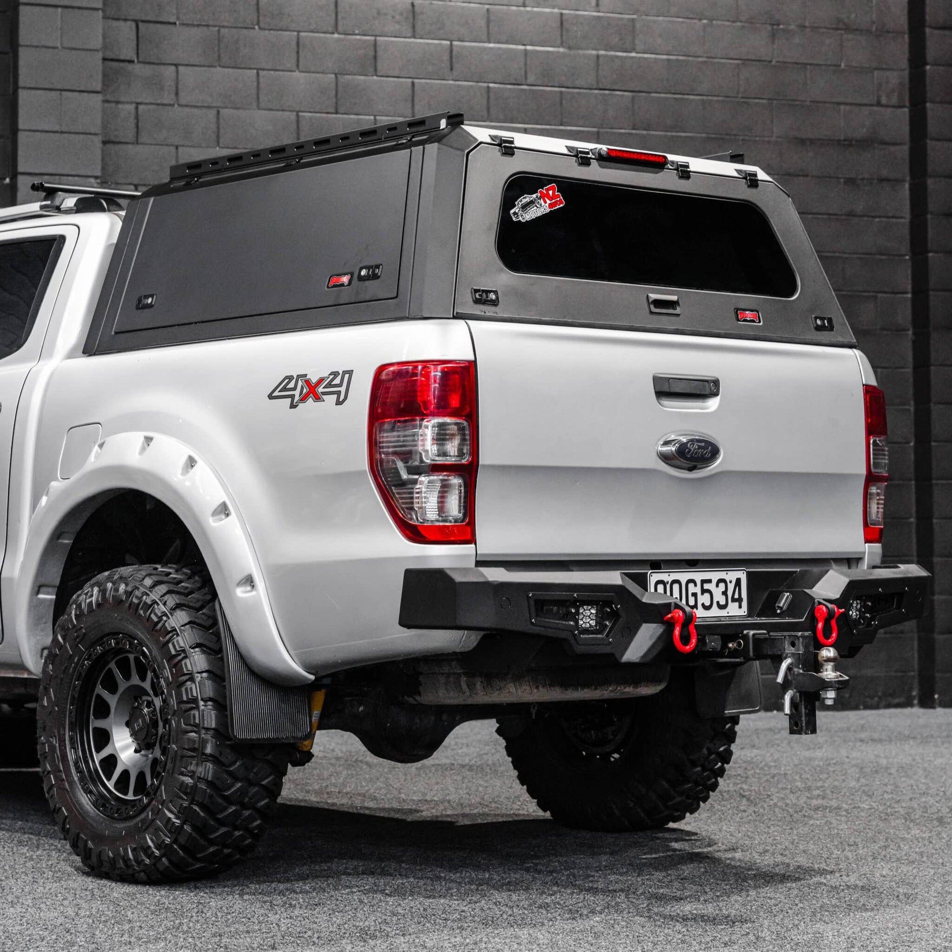 DEFENDER Off-Road Windowed Aluminium Canopy