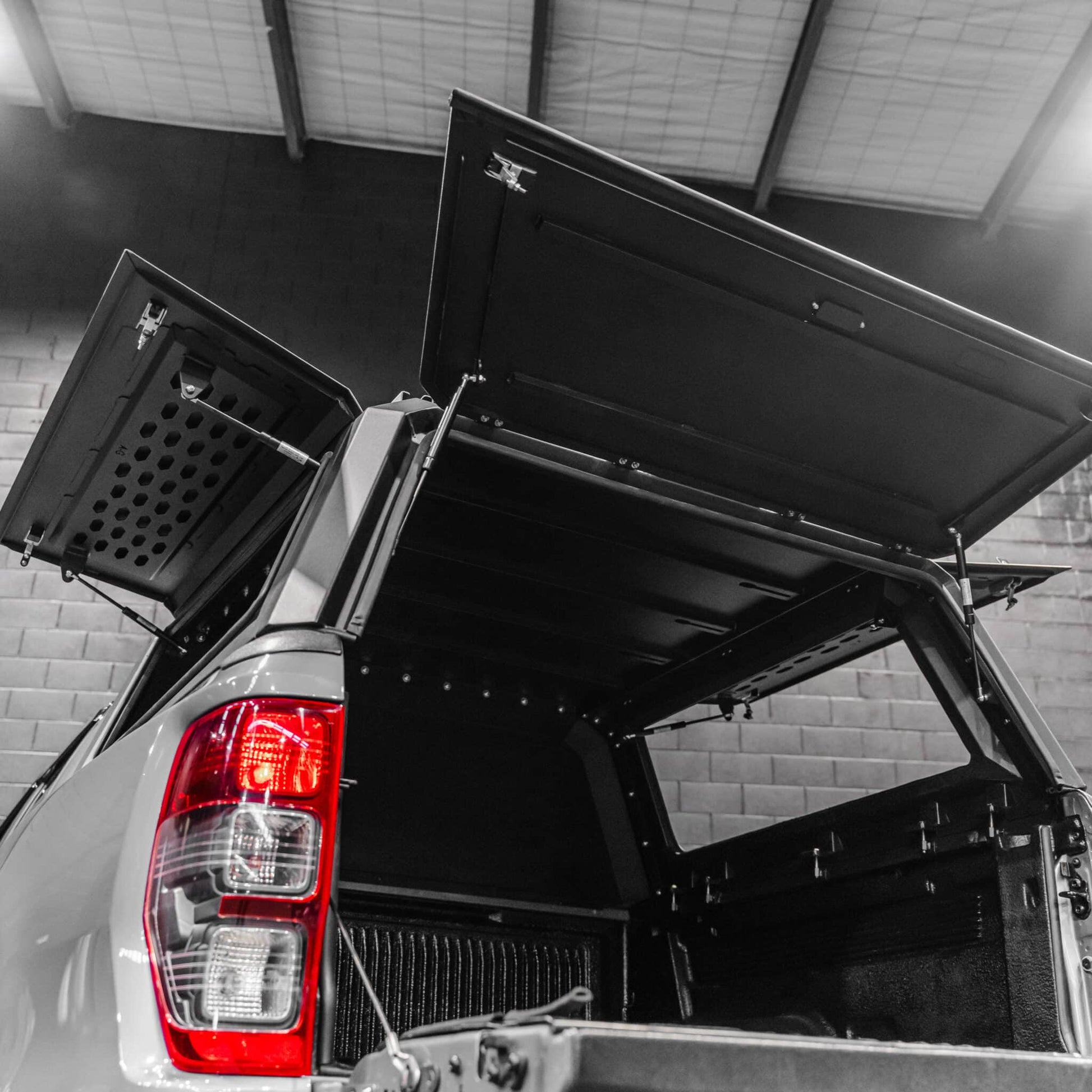 DEFENDER Off-Road Windowless Aluminium Canopy — Ford Ranger