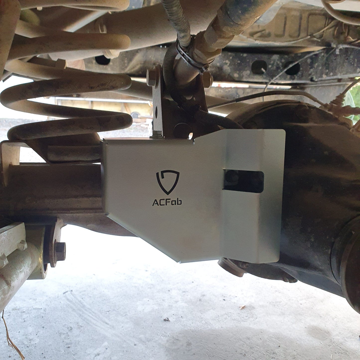 Toyota Landcruiser 76/78/79 and 80 series Rear Diff Locker Guard