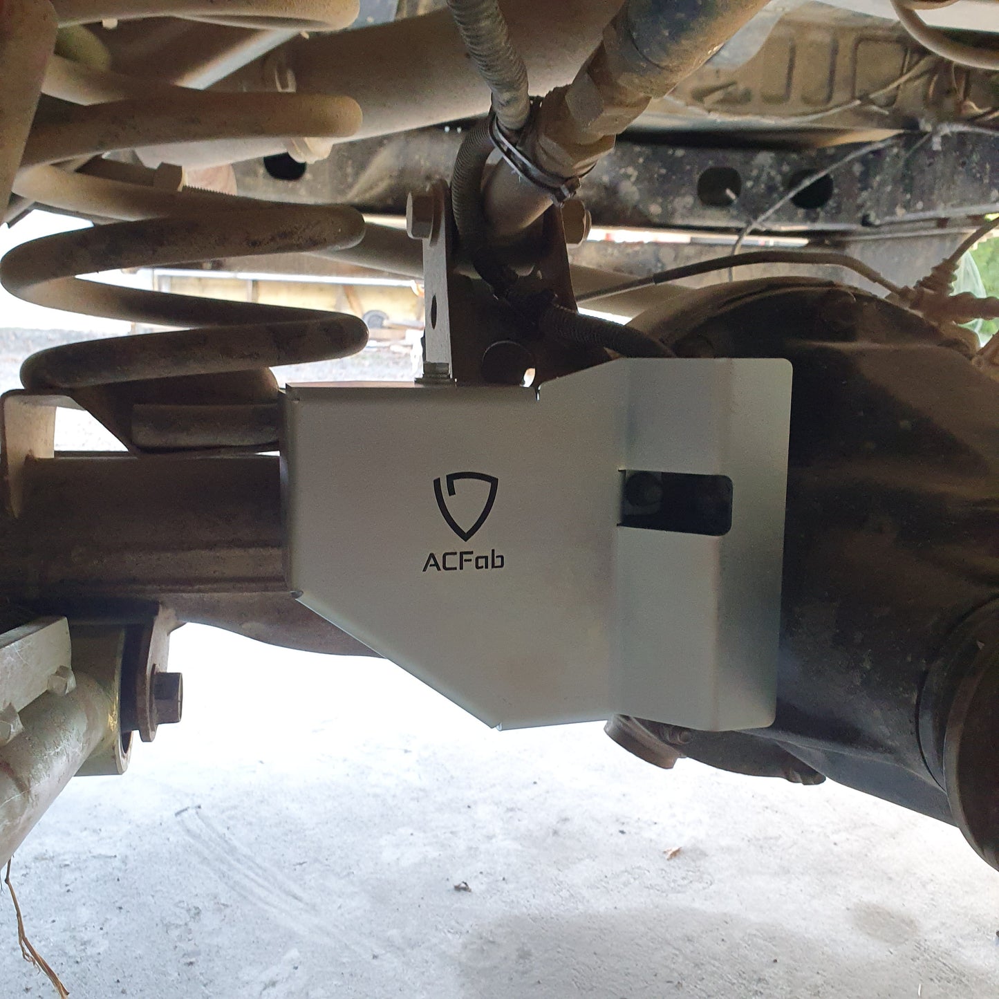 Toyota Landcruiser 76/78/79 and 80 series Rear Diff Locker Guard
